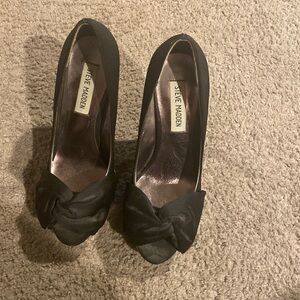Woman’s Steve Madden black heels size 8